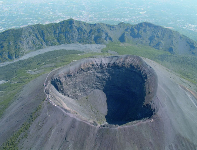 Il vulcano Vesuvio com' oggi