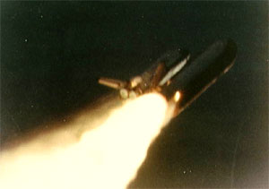 Una foto del volo dello shuttle Challenger